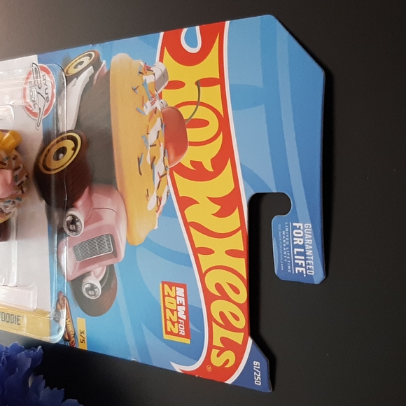 Hot Wheels Sweet Driver 2022 Fast Foodie Cupcake Car Cake Toppers - Picture 5 of 9